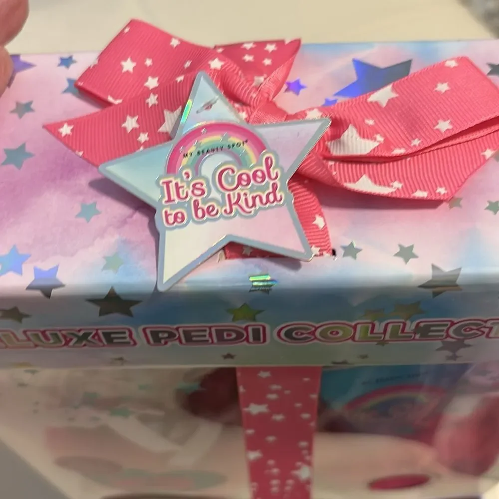 Valentine's Day perfect gift for your daughters. Pedi Collection